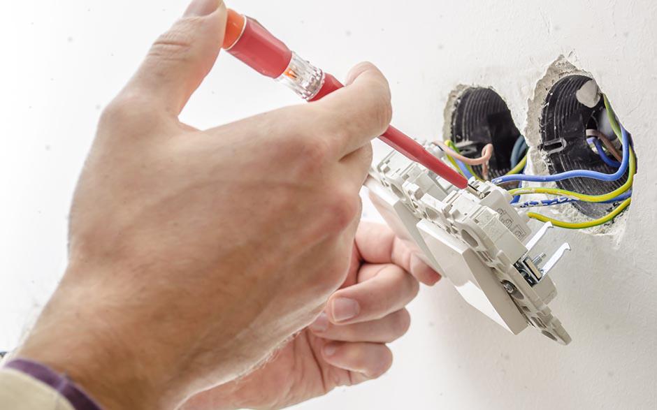 dépannage électricien Issou